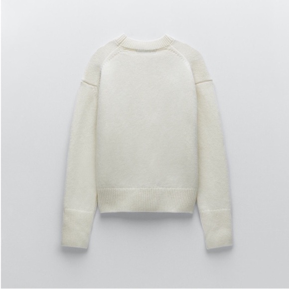 L. Zara 100% Wool Sweater - Picture 6 of 14
